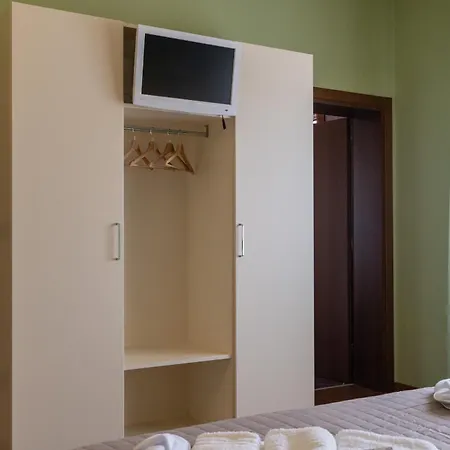 Hotel Oberdan Ristorante Pizzeria 2*